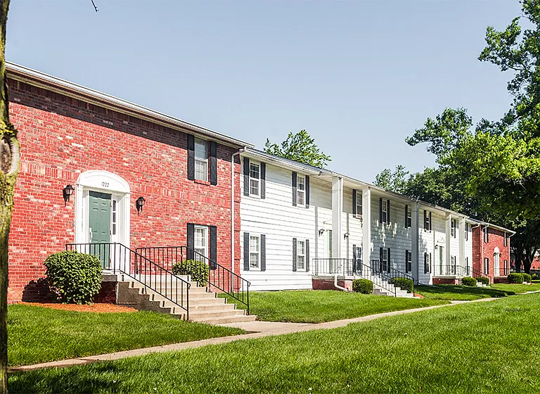 Apartment Building at Carriage House West