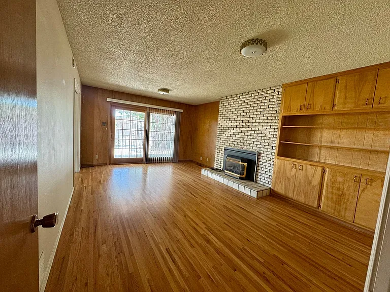 1705 California St NE — Photo 5