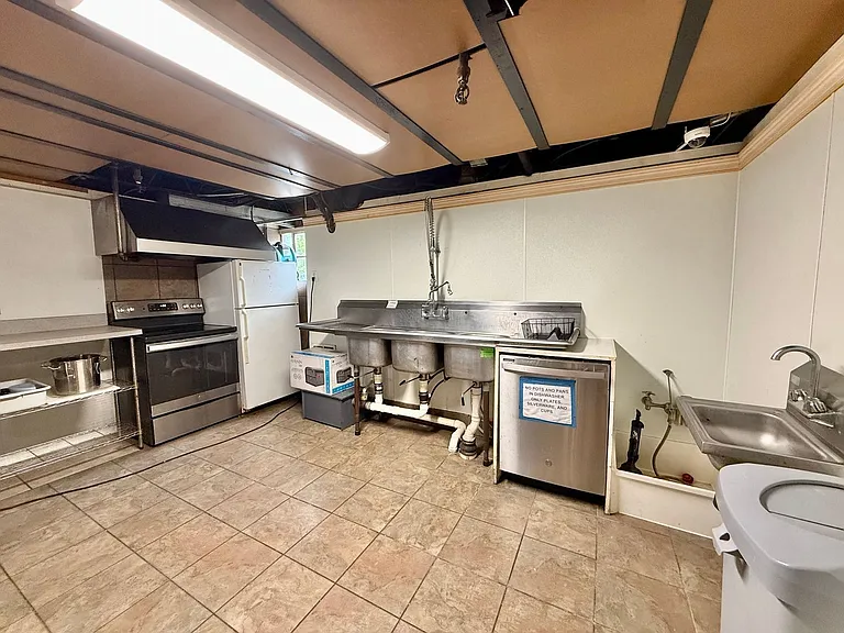 312 W State St #4 — Photo 16