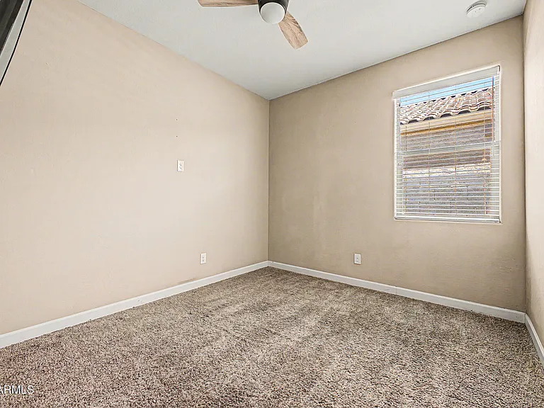 1619 N Hillcrest — Photo 19