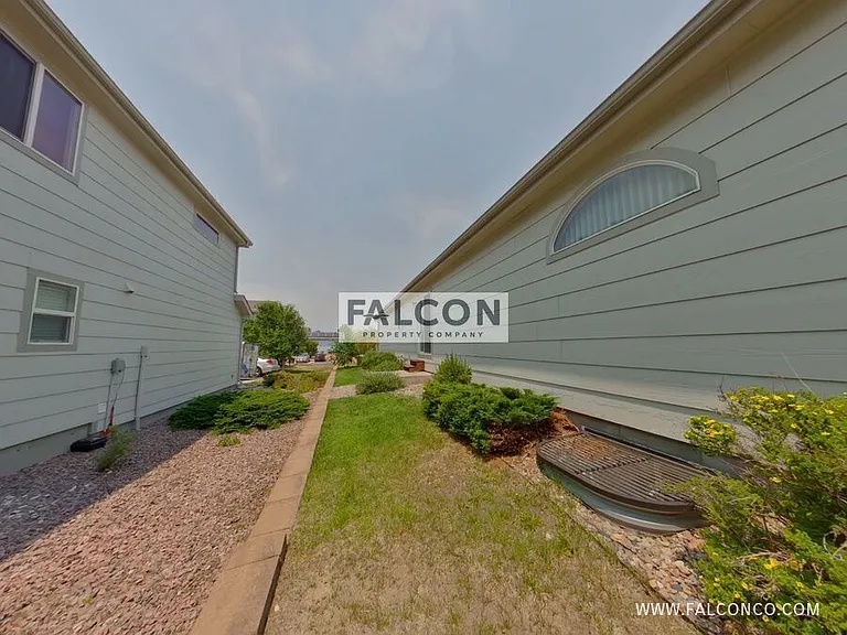12061 Merrill Hts — Photo 13