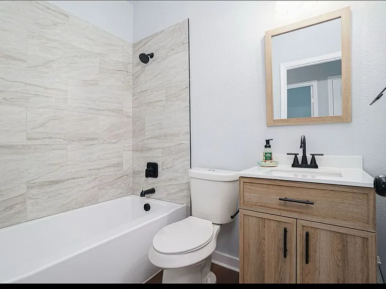 422 K St #103 — Photo 10