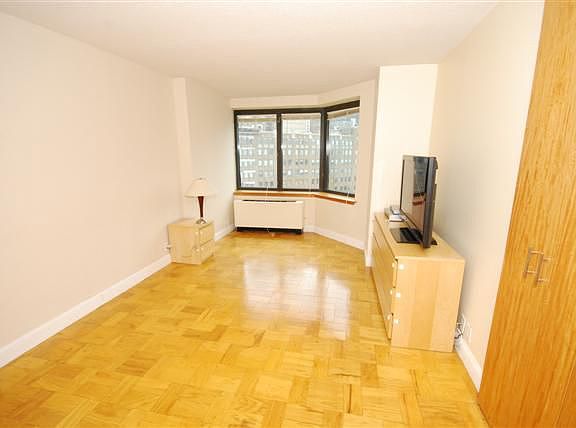 5th image of 415 E 37th St APT 16J