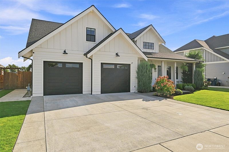 4th image of 2154 Brome Street