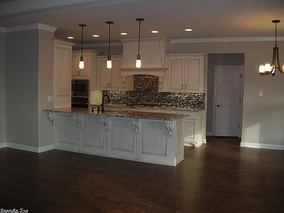 4th image of 9701 Hickory Heights Dr