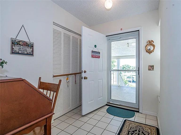 385 Grove Isle Cir #385 — Photo 5