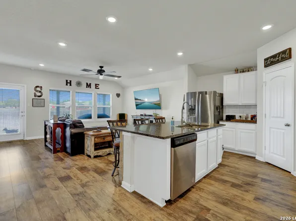 2121 WOOD DRAKE LN, New Braunfels, TX 78130
