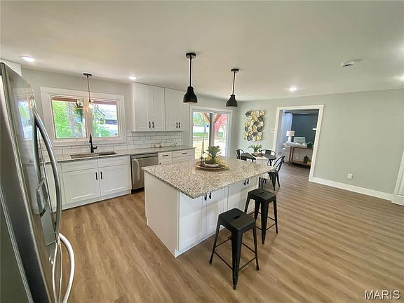 4th image of 2344 Arnold Dr