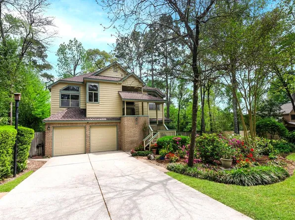 106 E Trace Creek Drive, The Woodlands, TX 77381