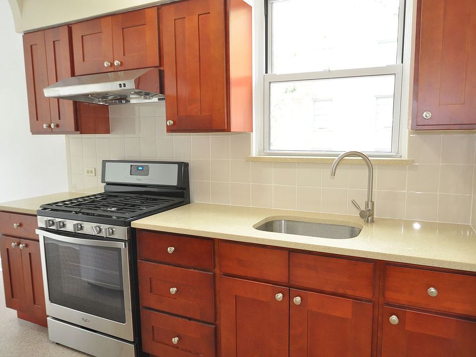 1st image of 5201 39th Ave Floor 2