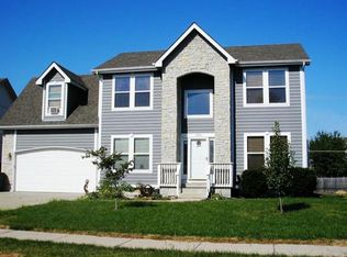 1328 Pin Oak Cir, Ottawa, KS 66067