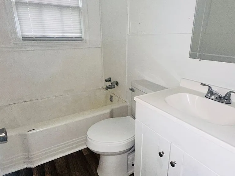 204 Carter St — Photo 8