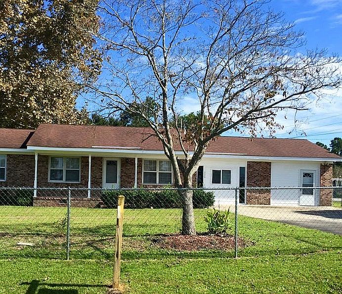 2nd image of 225 Honey Hill Rd