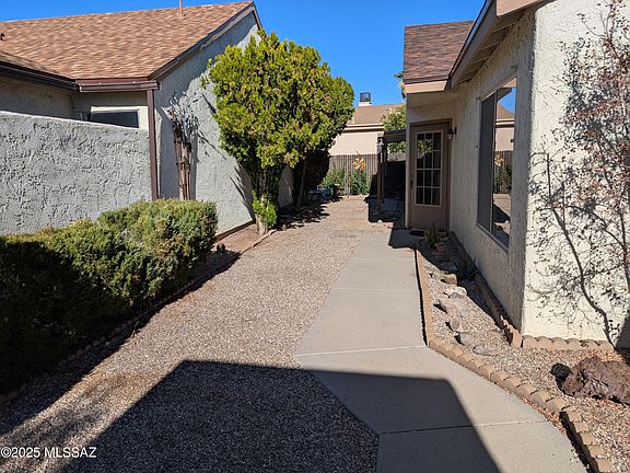 4th image of 2770 W Daffodil Pl