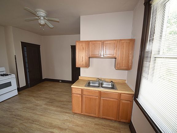 5th image of 2914 Henshaw Ave APT 3