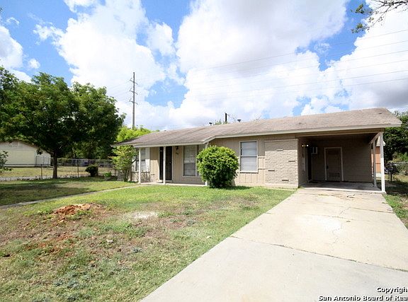 3rd image of 2435 Spur Dr