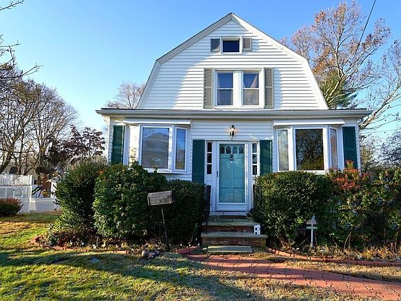 2nd image of 22 Hillview Ave