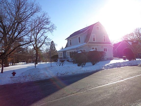 3rd image of 208 Saddle River Road