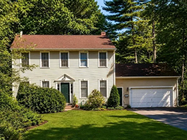 343 New Meadow Rd, Barrington, RI 02806