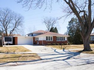 591 La Salle St, Des Plaines, IL 60016