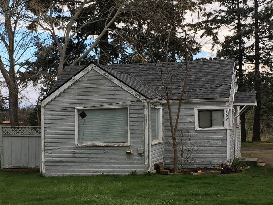 2nd image of 762 E Whidbey Ave