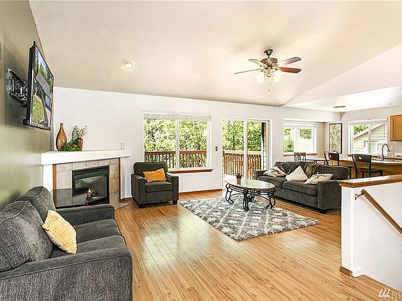 4th image of 8912 16th Pl SE
