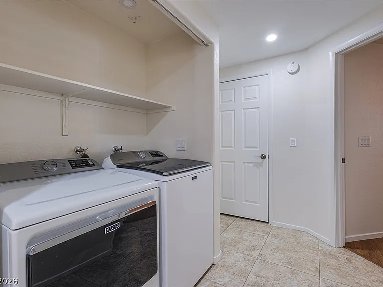 300 Pine Haven St #101 — Photo 18