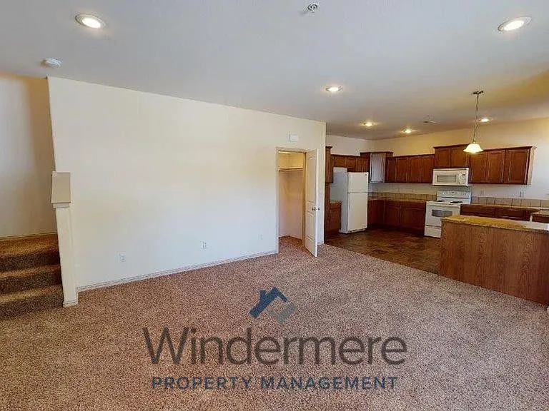 1100 S College Ave — Photo 3