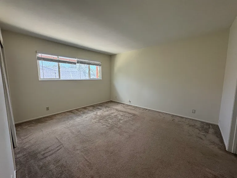1915 Camargo Dr — Photo 3