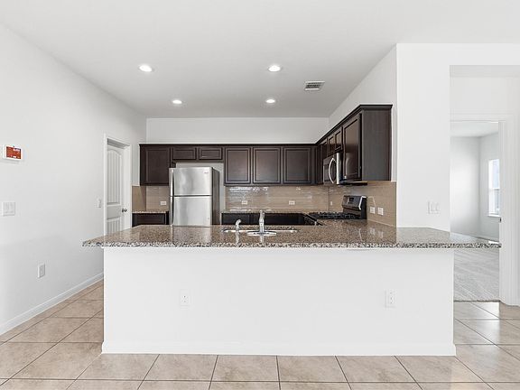 4th image of 7121 Ranchito Dr