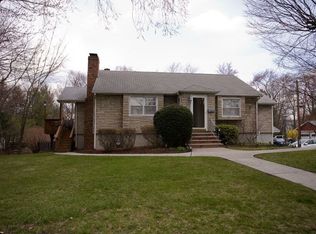 61 Darlington Ave, Ramsey, NJ 07446