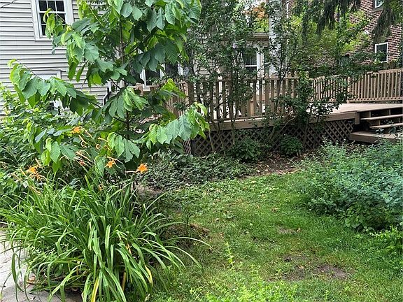 3rd image of 3154 Huntington Rd
