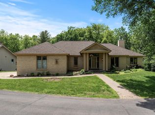 10529 Mount Curve Rd, Eden Prairie, MN 55347