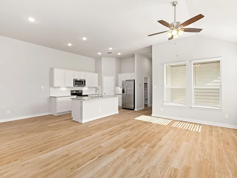 707 Staglin St #A — Photo 5