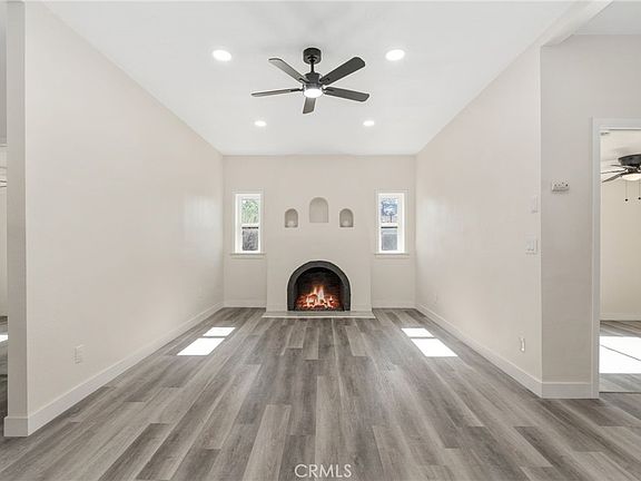 4th image of 2723 Iris St