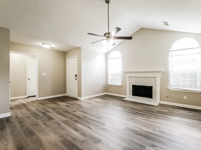 5852 Ruby Walk — Photo 2