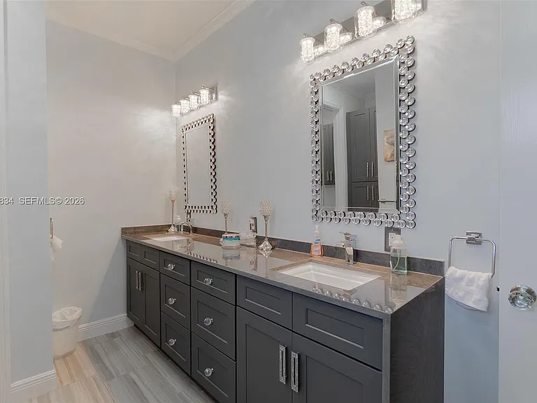 2675 Clipper Cir — Photo 17