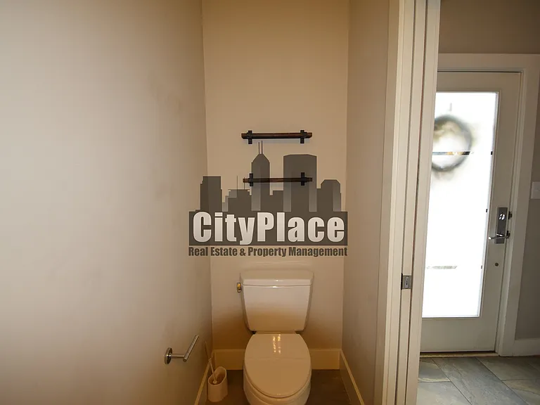 1223 E New York St — Photo 13