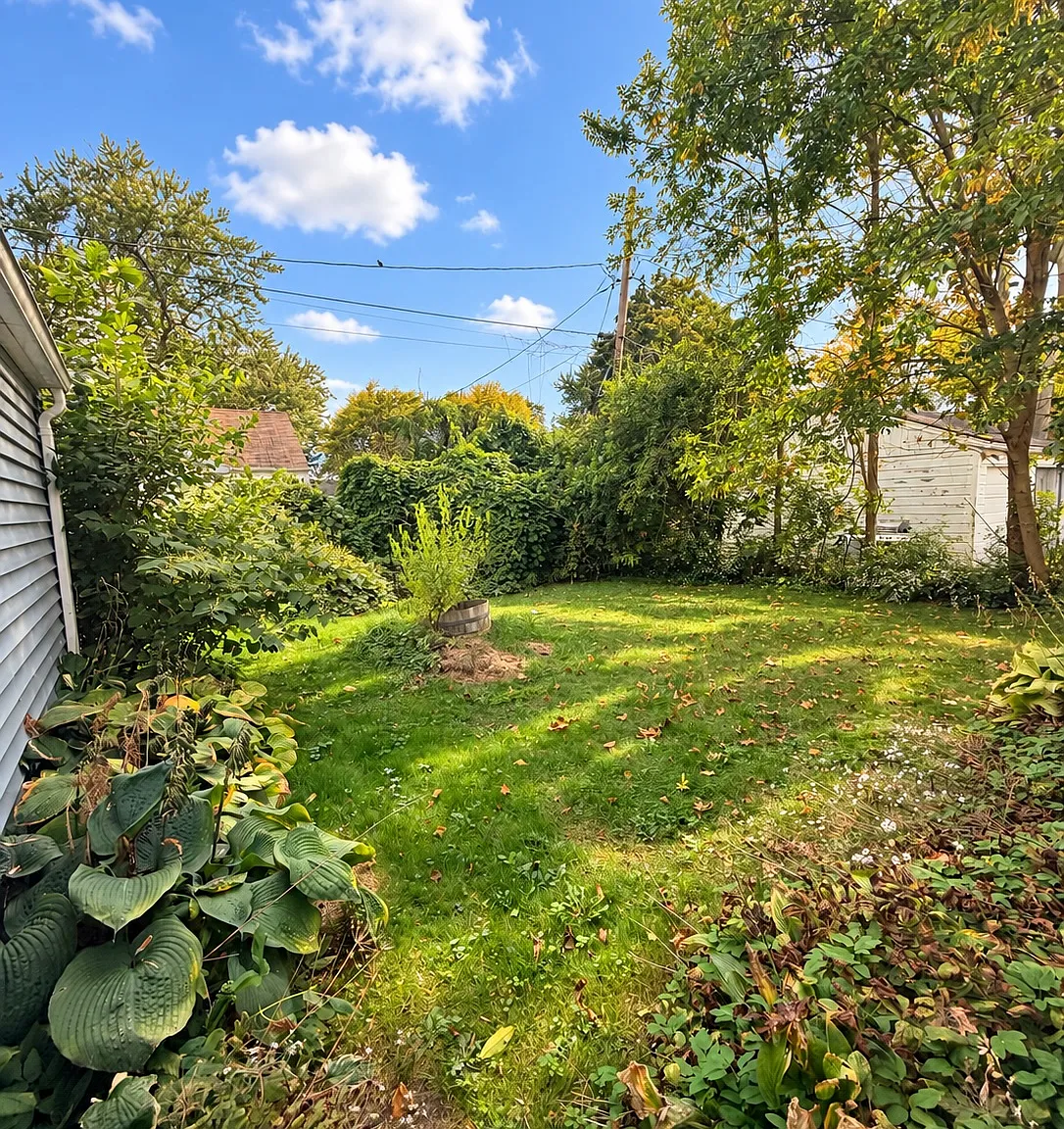 3 bed, 1320 sqft, $2,300 — Photo 3