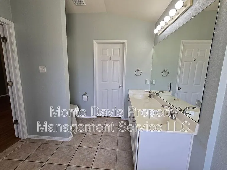 14309 Ballycastle Trl — Photo 25