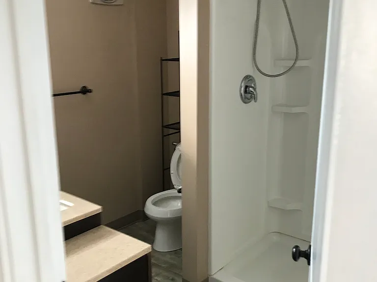 302 Schneider St SE — Photo 6