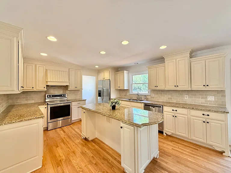 1402 Hedgelawn Way — Photo 8