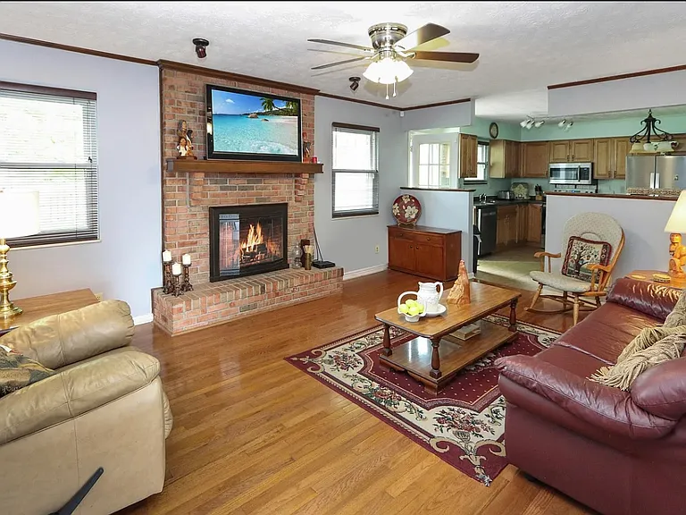 10267 Cedarwood Dr — Photo 5