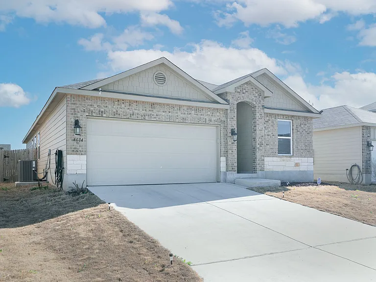 4614 Heathers Cross — Photo 6