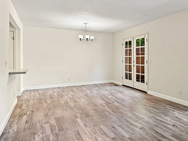 22555 Kinst Ct — Photo 21