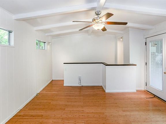 5th image of 2502 Driscoll St APT 3