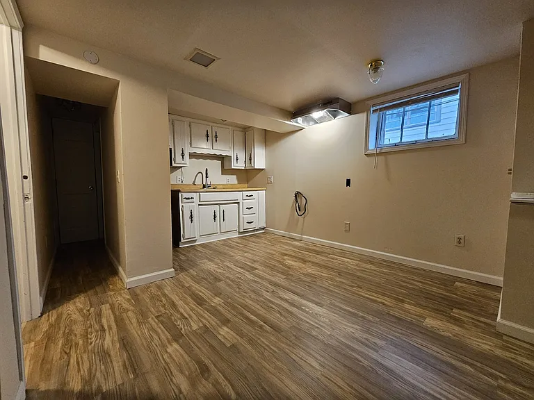 2125 Cass St — Photo 4