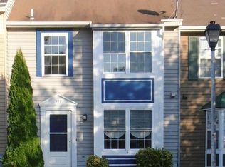 927 Gaming Sq, Hampstead, MD