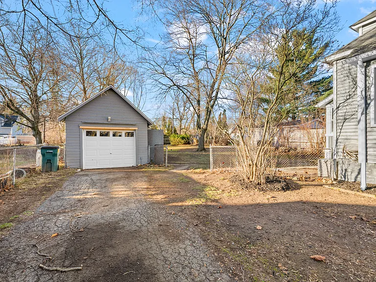 428 Bauman Ave — Photo 30