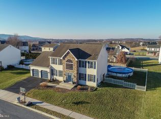 6 Shelly Dr, Reading, PA 19608